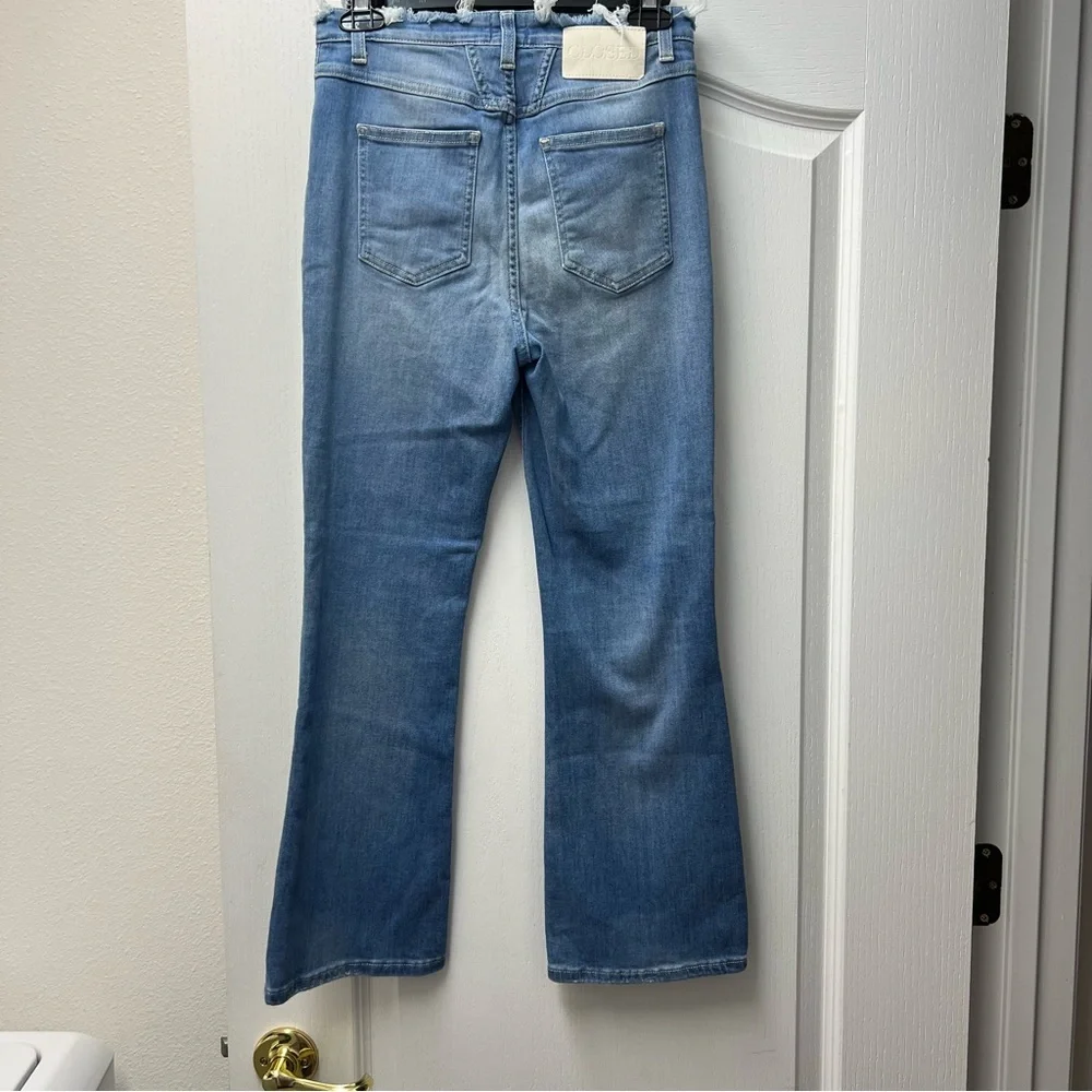 Closed distressed waist